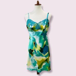 ✨🇺🇸✨SALE✨🇺🇸✨NATORI 100% Silk Slip